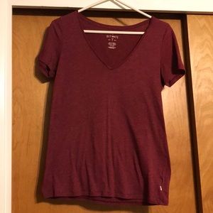 V-neck t-shirt